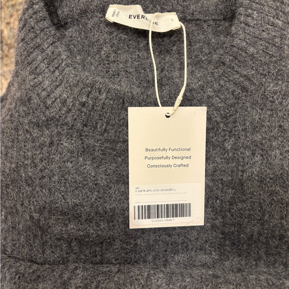 Everlane Women's Charcoal Crew Neck Sweater - Picture 5 of 5